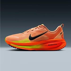 Nike Vomero 18 Orange Chalk/ Black men 7.5 women 9 Sneakers